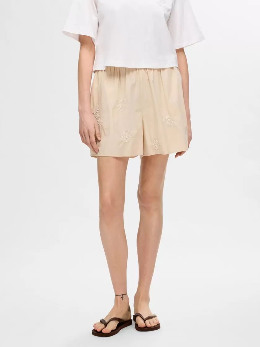 SELECTED BRODERET SHORTS Beige Store